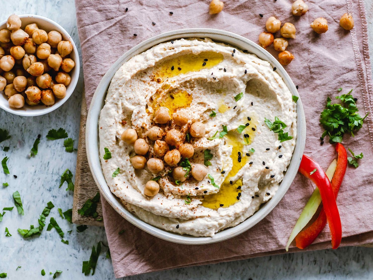 Hummus and chickpeas ready for eating